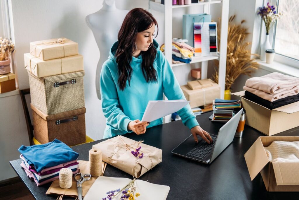 A woman working on dropshipping business