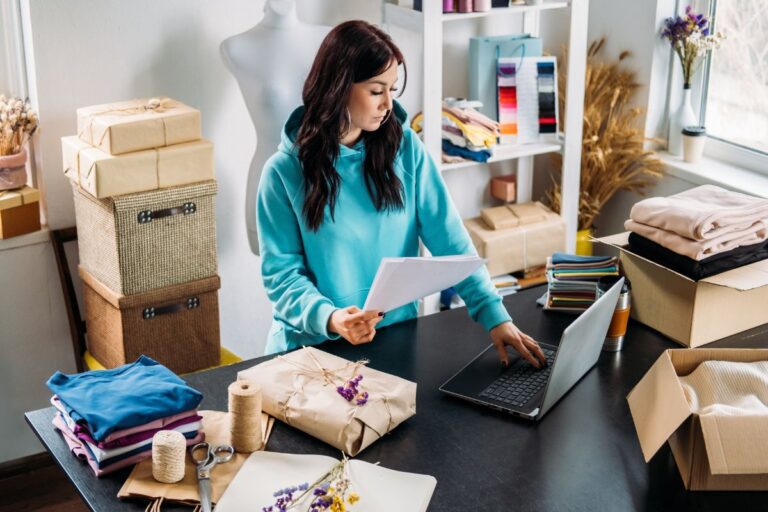 A woman working on dropshipping business