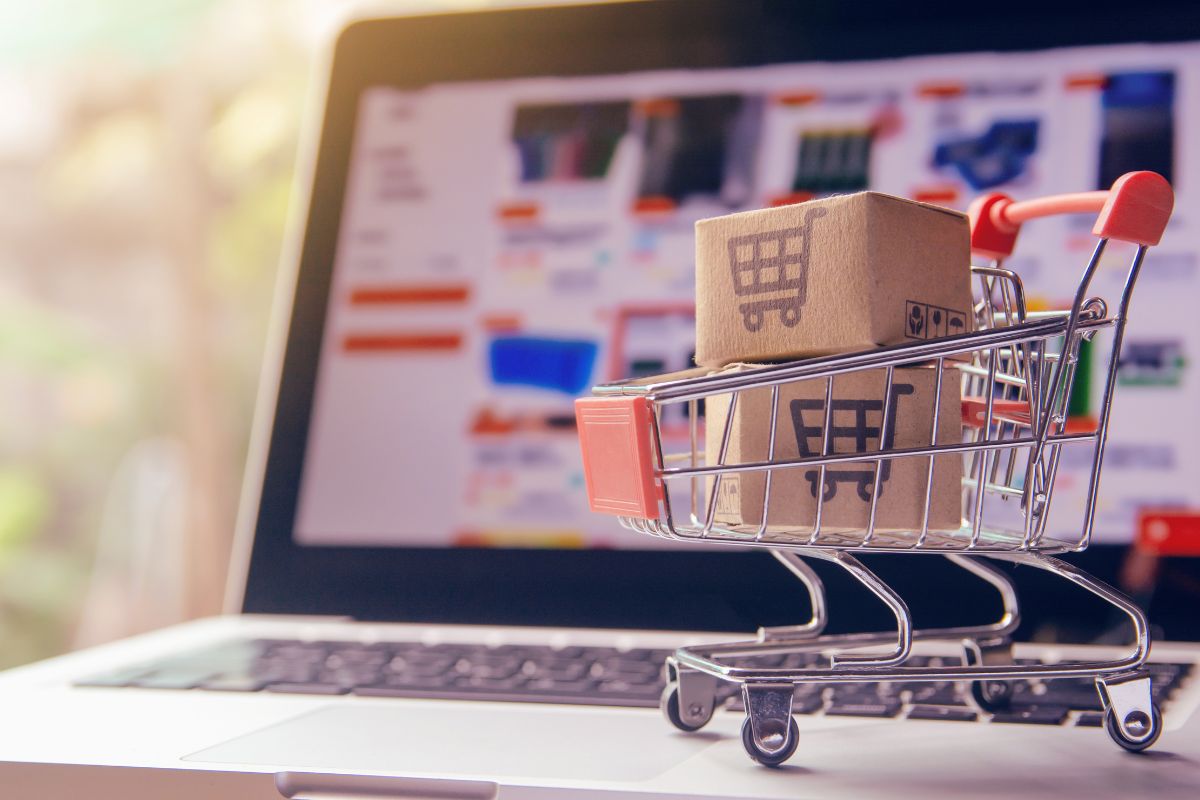 Laptop on table showing how to sell amazon product without inventory