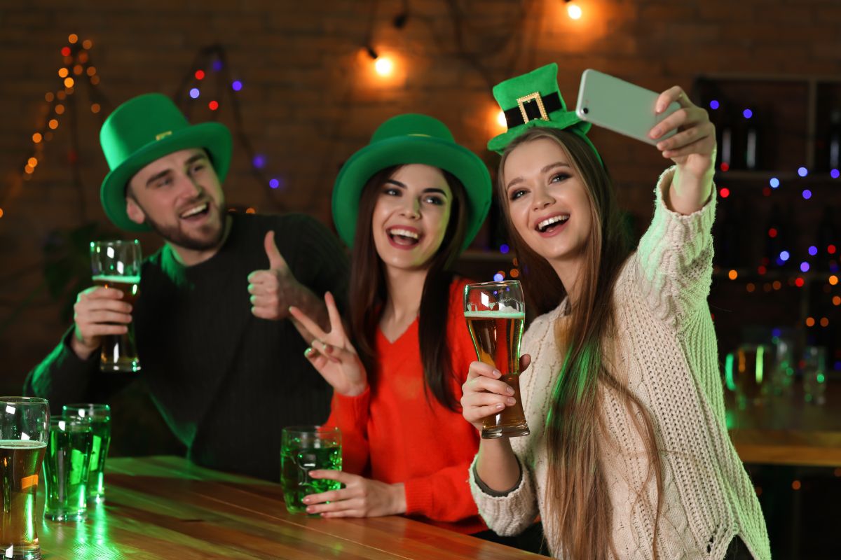 People celebrating St patricks day in a pub