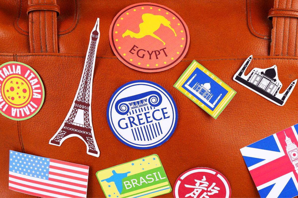 Using women's handbags as a marketing platform to demonstrate sticker sales techniques