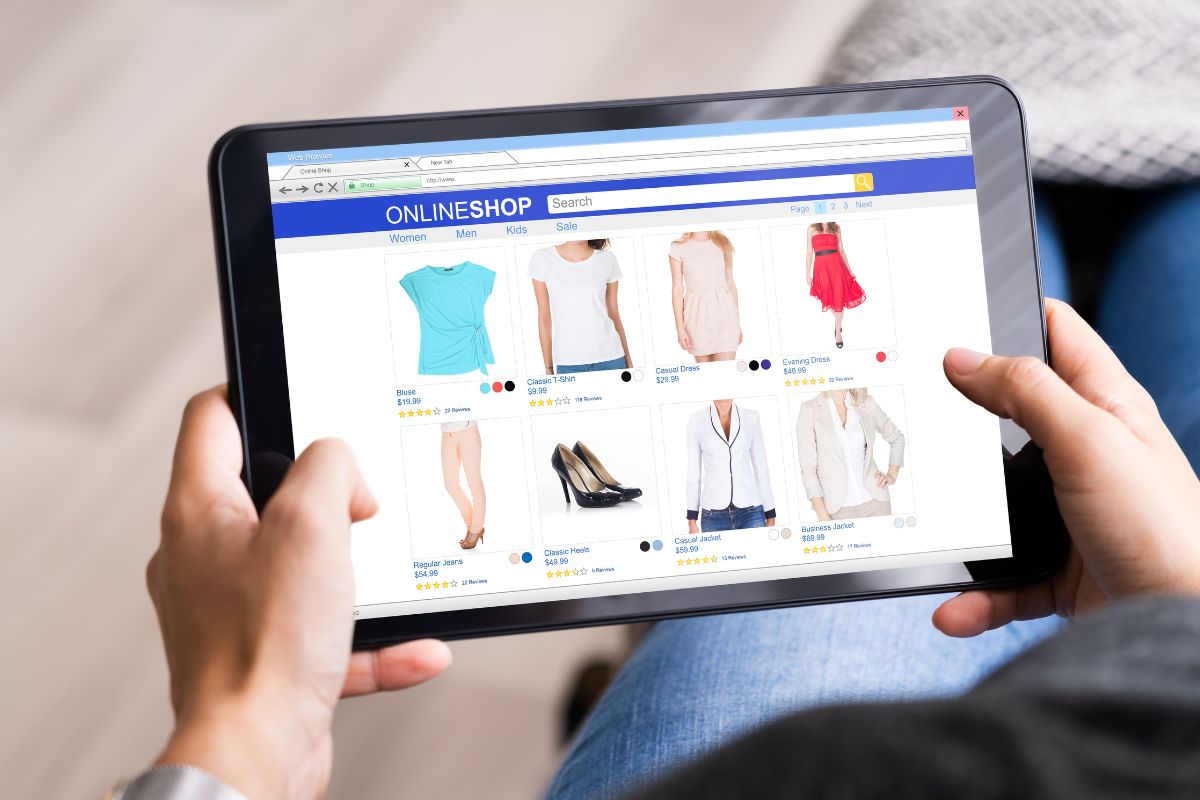 A person using online shopping app