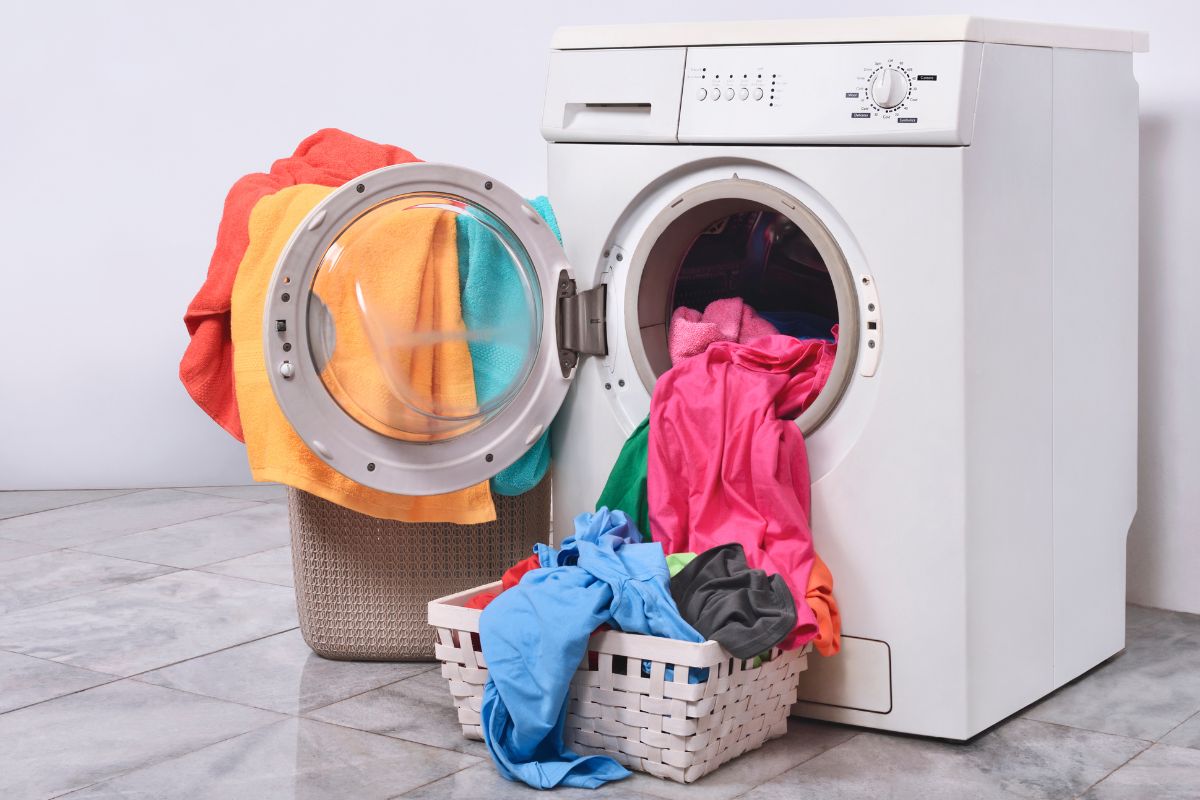 Washing color apparel in a washing machine