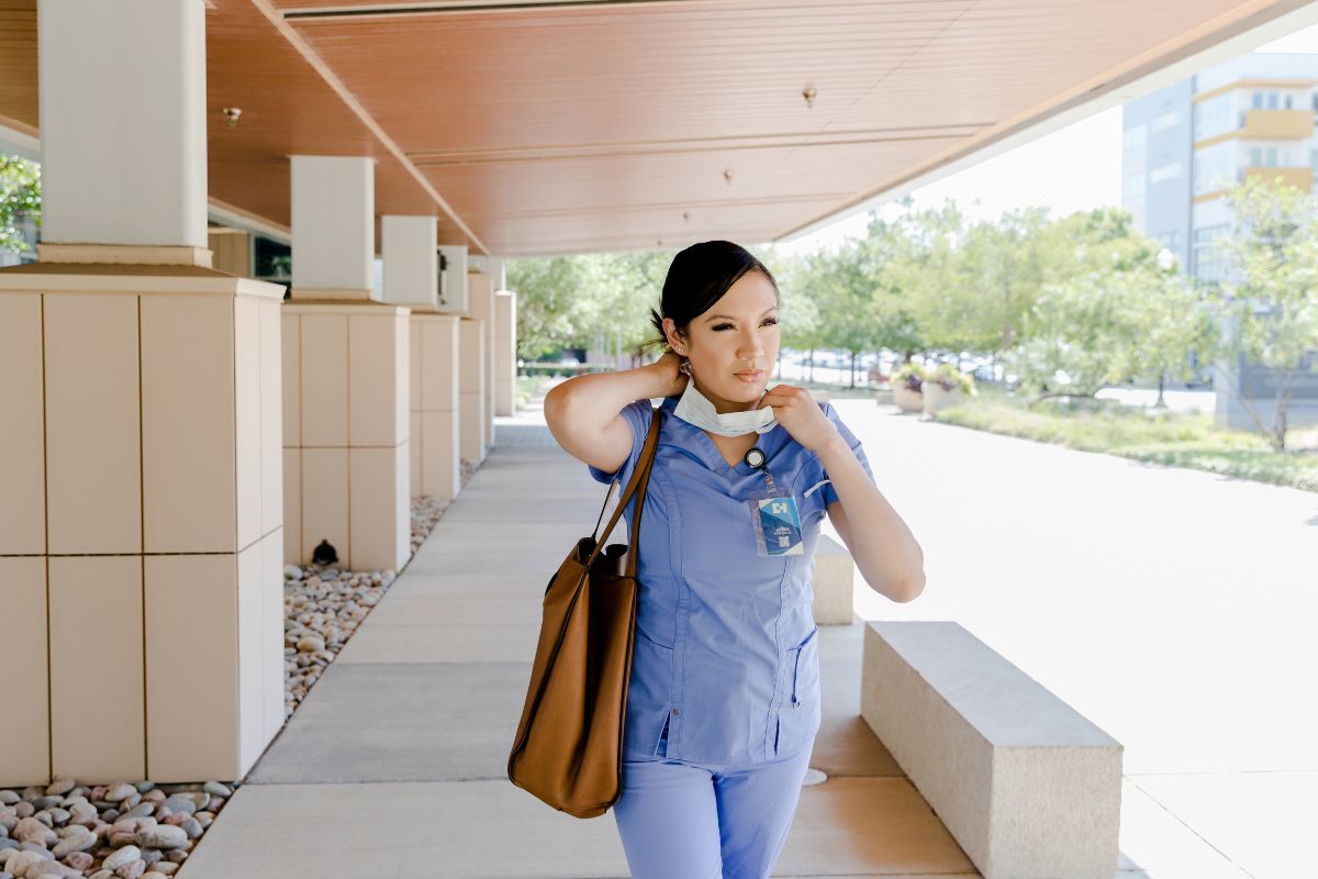 Best Gifts for Traveling Nurses Practical and Thoughtful Ideas